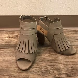 ⚡️ FLASH SALE! ⚡️Fringe Open Toe Sling Back Heels